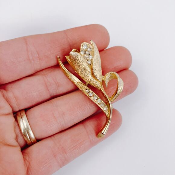 Signed BSK Gold Plated Floral Brooch, Flower Rhinestone Designer Pin - Picture 2 of 6